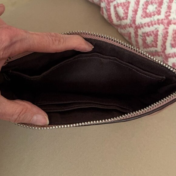 Coach Signature Debossed LG Wristlet with Chain BLUSH MINT #F22698 Never used - Picture 14 of 15